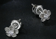 Load image into Gallery viewer, Periwinkle  Earrings
